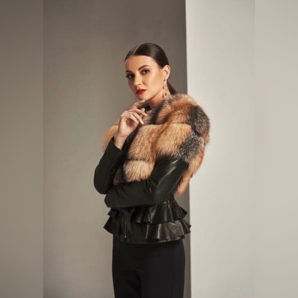 Motto Design By Oruc Women's Black Leather Jacket with Natural Fur Collar - Picture 4 of 11